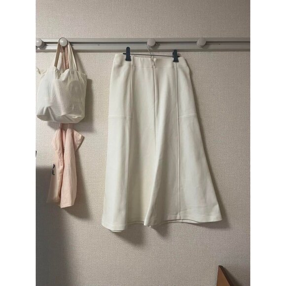 Uniqlo skirt - Picture 2 of 3